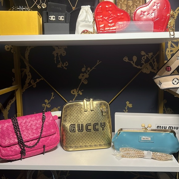 Meet your Posher, Erica - Picture 4 of 12